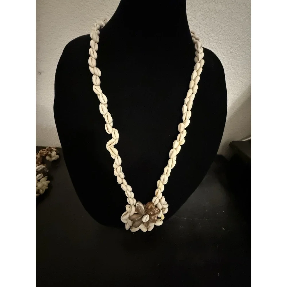 Vintage Shell Lei Necklace‎ Hawaaian Collectible